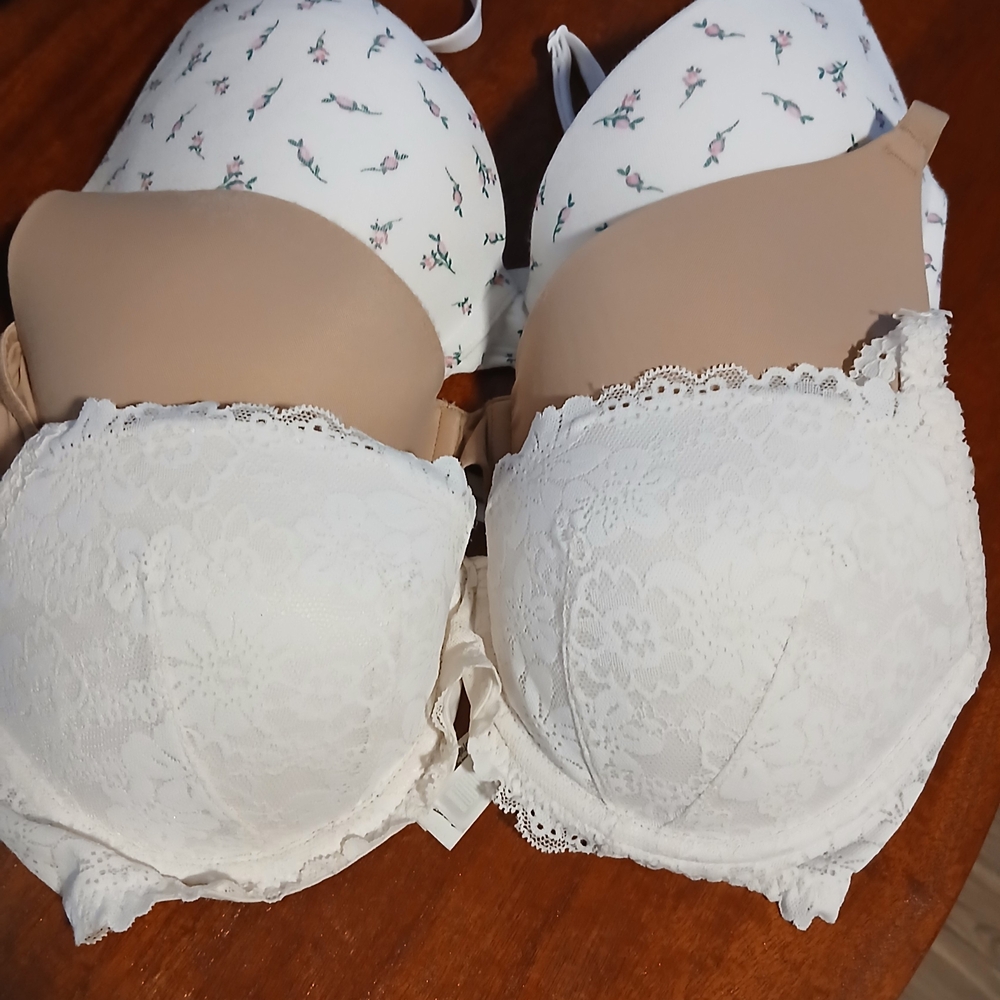 PINK Victoria's Secret Lace and Floral Bra Set - 3 Bras Roses, Lace, And Beige